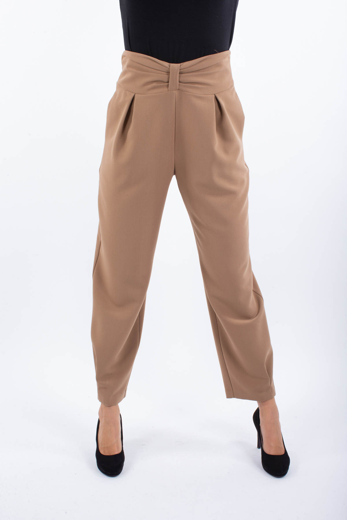 Abbinamenti pantaloni vita alta (Foto) | Stylosophy